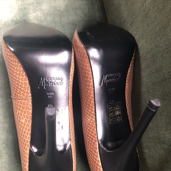 Guess by Marciano size 9 tan opera pumps - Picture 6 of 6